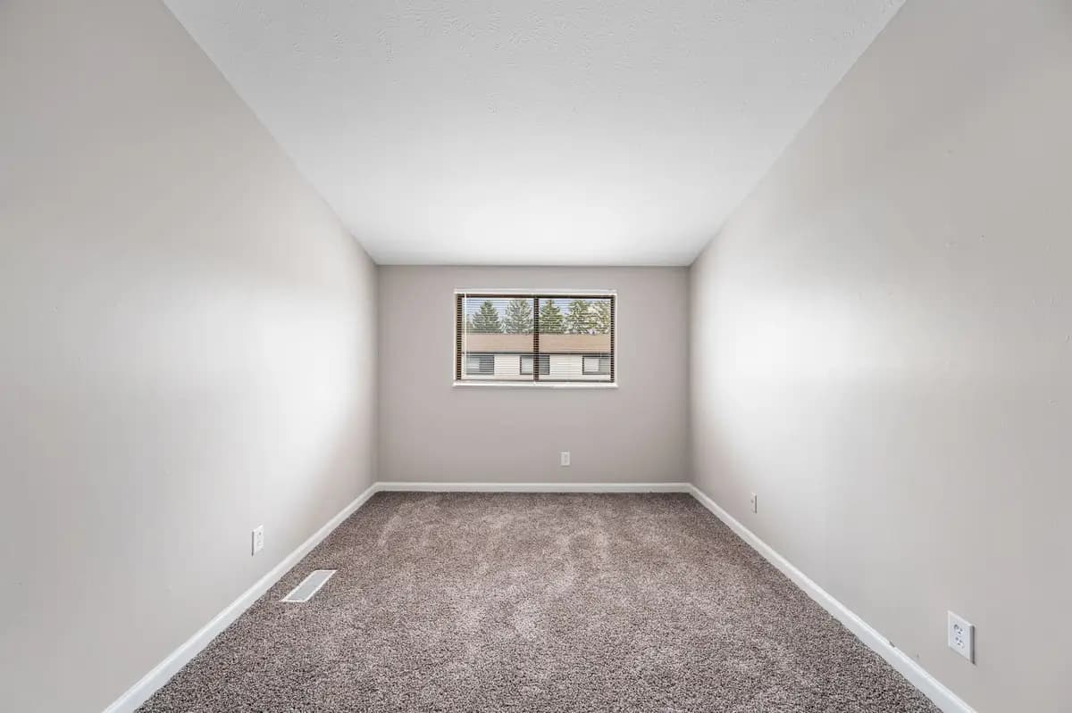 Village Square Townhomes - Apartment - 15