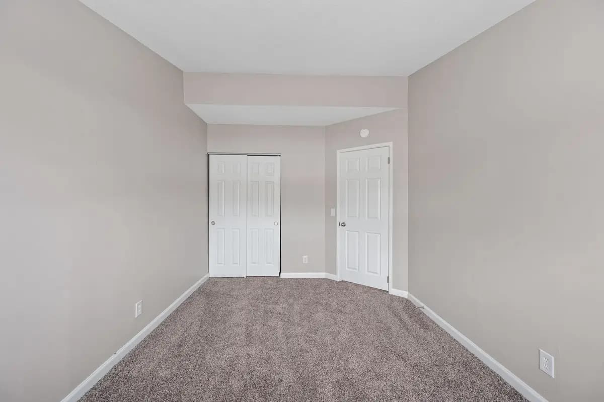 Village Square Townhomes - Apartment - 16