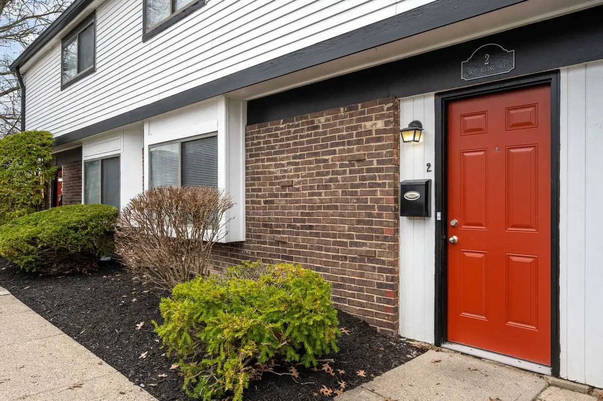 Village Square Townhomes - Apartment - 23