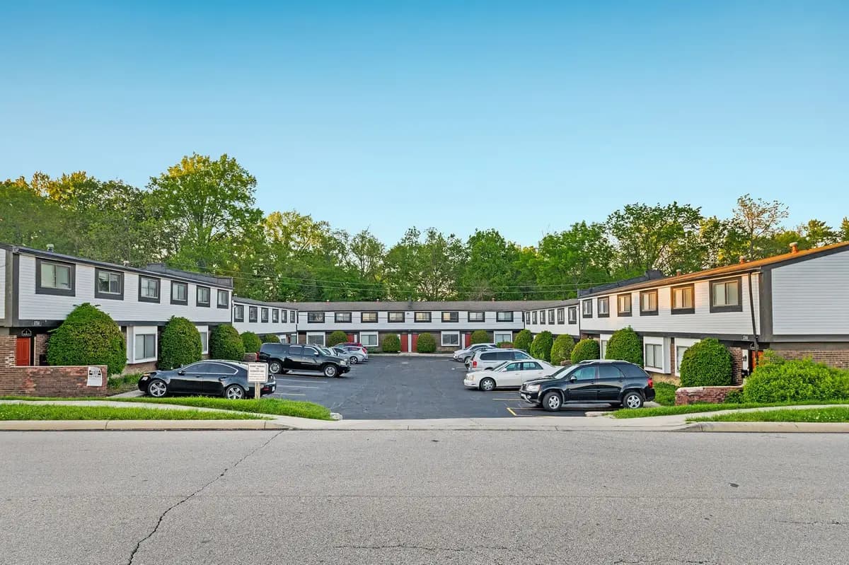 Village Square Townhomes - Apartment - 4