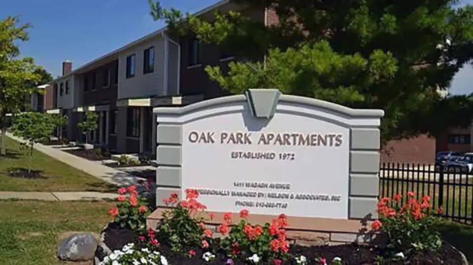 Oak Park Apartments - Apartment - 2