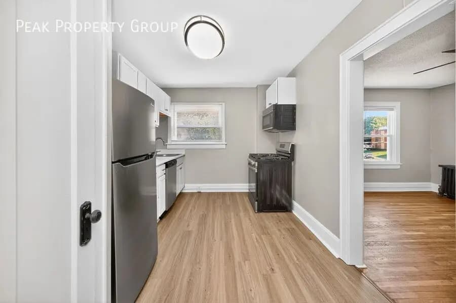 1772 Williams Avenue - Apartment - 4
