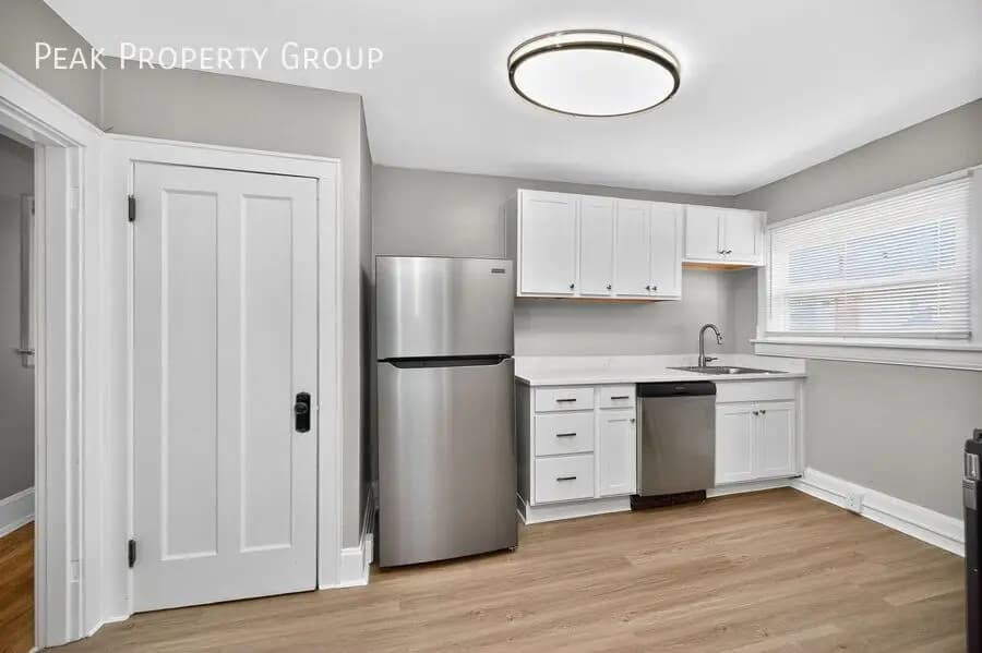 1772 Williams Avenue - Apartment - 3