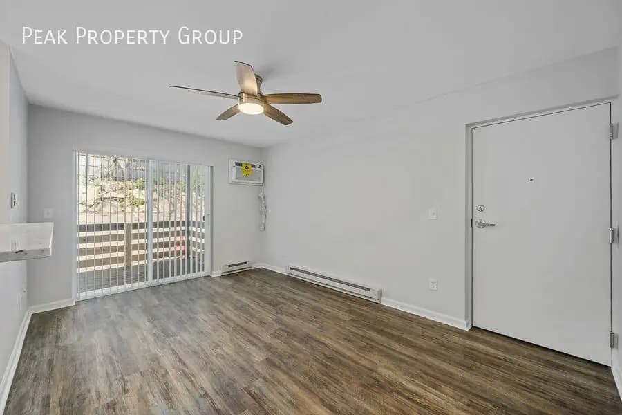 2557 Hackberry Street - Apartment - 9