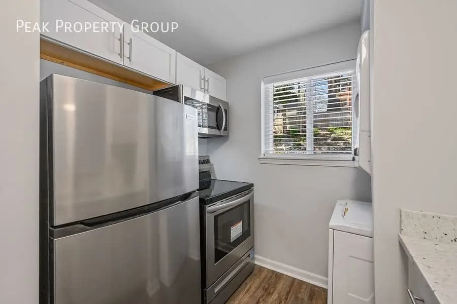 2557 Hackberry Street - Apartment - 6