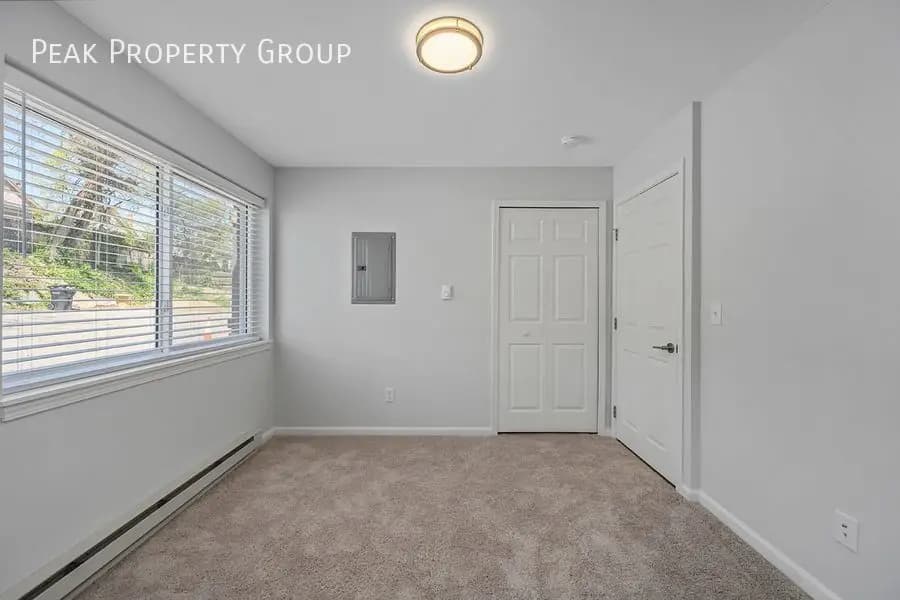 2557 Hackberry Street - Apartment - 10