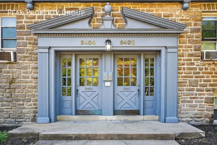 Cincinnati apartments for rent - Property image - 6402 Montgomery Road - 2
