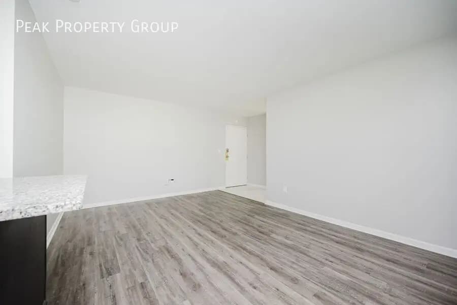 6300 Montgomery Road - Apartment - 16