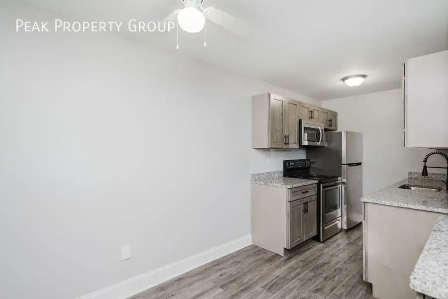 6300 Montgomery Road - Apartment - 8