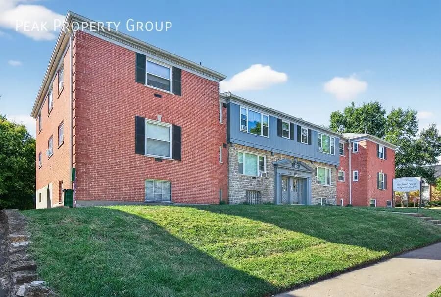 Cincinnati apartments for rent - Property image - 6404 Montgomery Road - 3