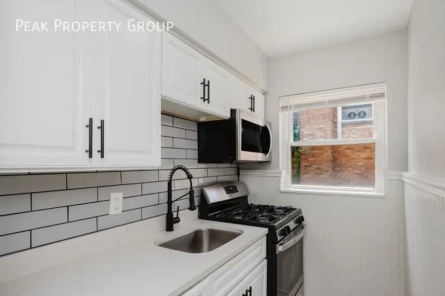 5828 Ridge Avenue - Apartment - 4