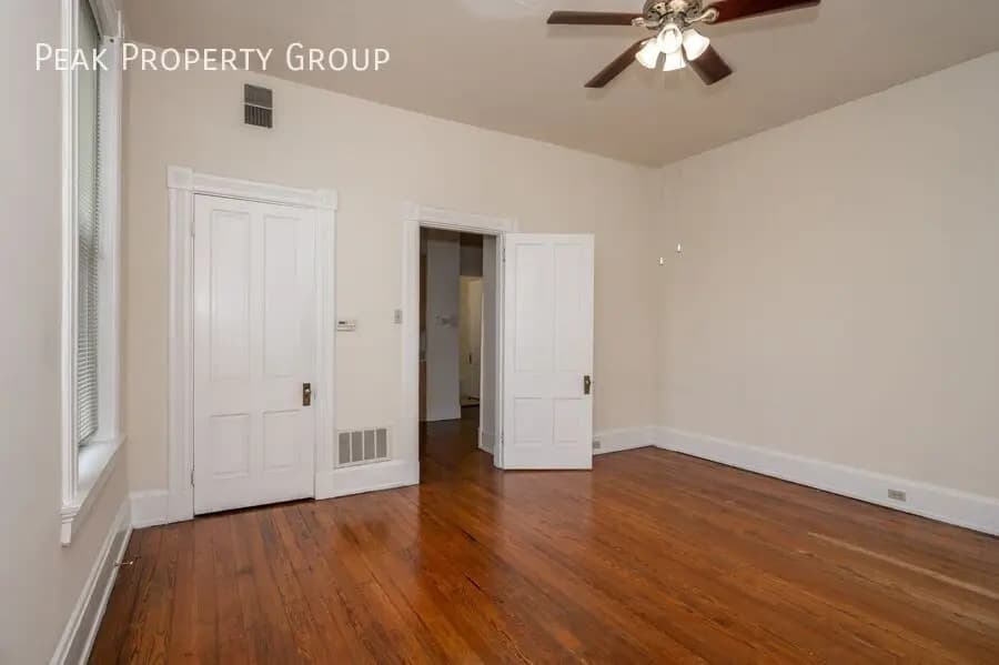 Cincinnati apartments for rent - Property image - 213 E. University Avenue - 3