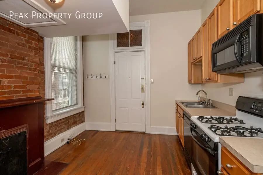 Cincinnati apartments for rent - Property image - 213 E. University Avenue - 3