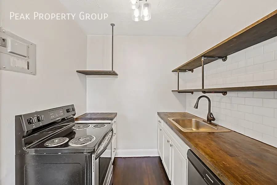 Cincinnati apartments for rent - Property image - 4300 Erie Avenue - 3
