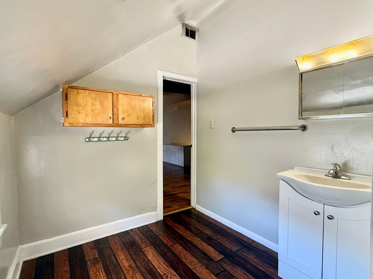 30 Conklin Apts - Apartment - 8