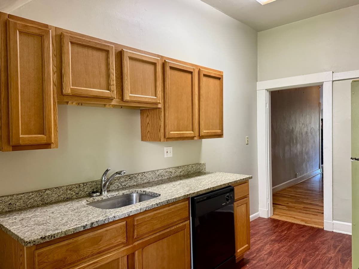 30 Conklin Apts - Apartment - 20