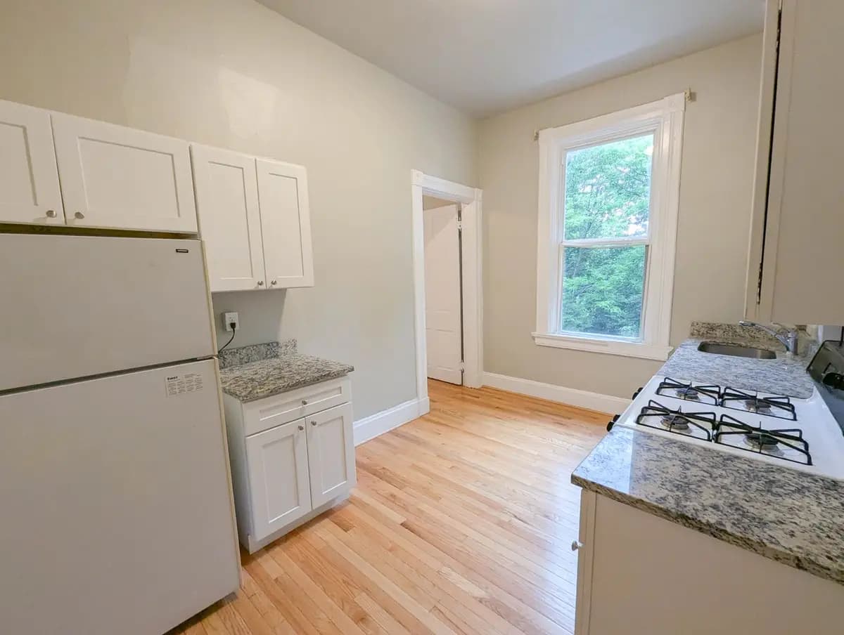 24 Conklin Apts - Apartment - 4
