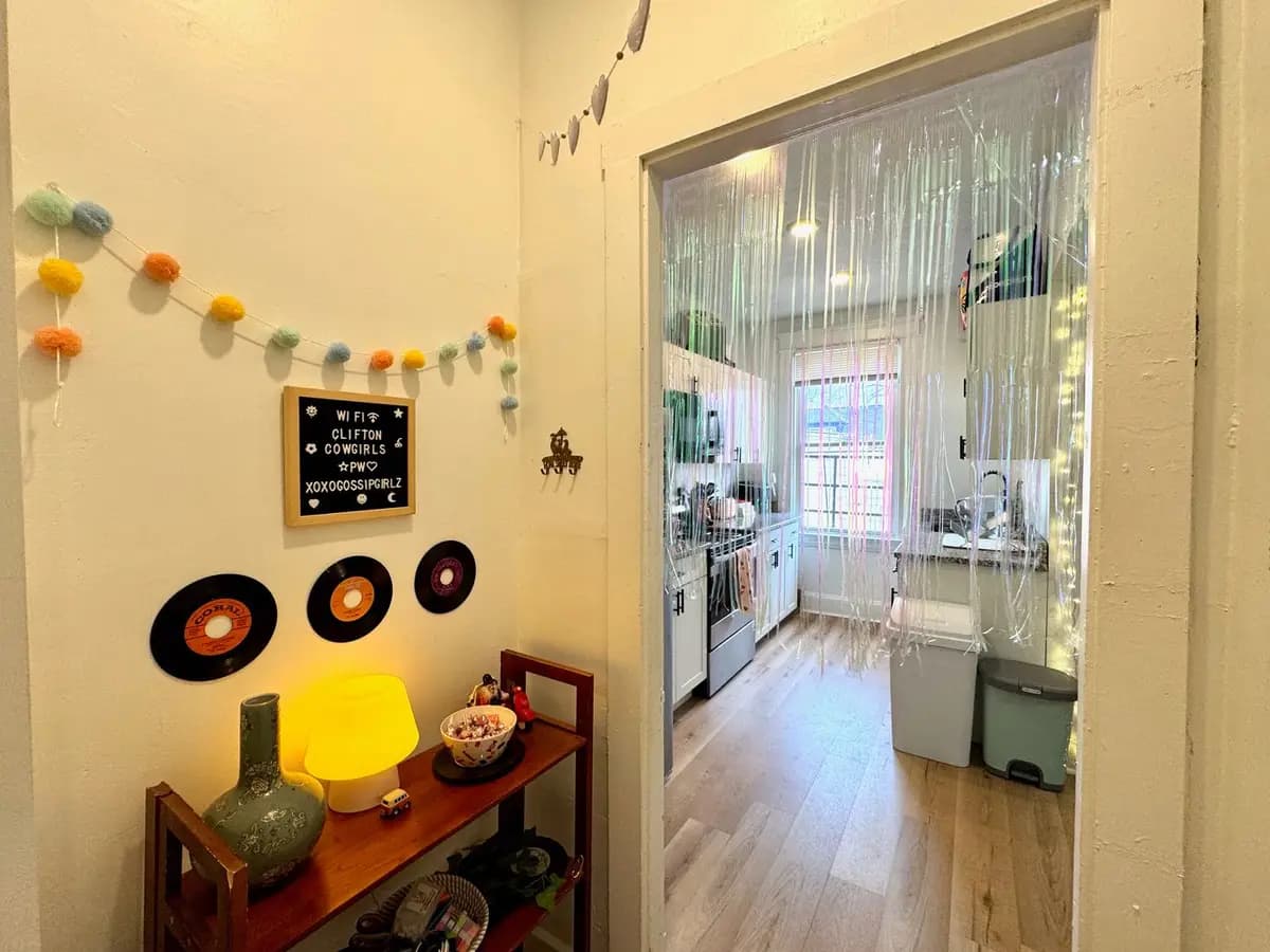 335 W McMillan St. - Apartment - 6