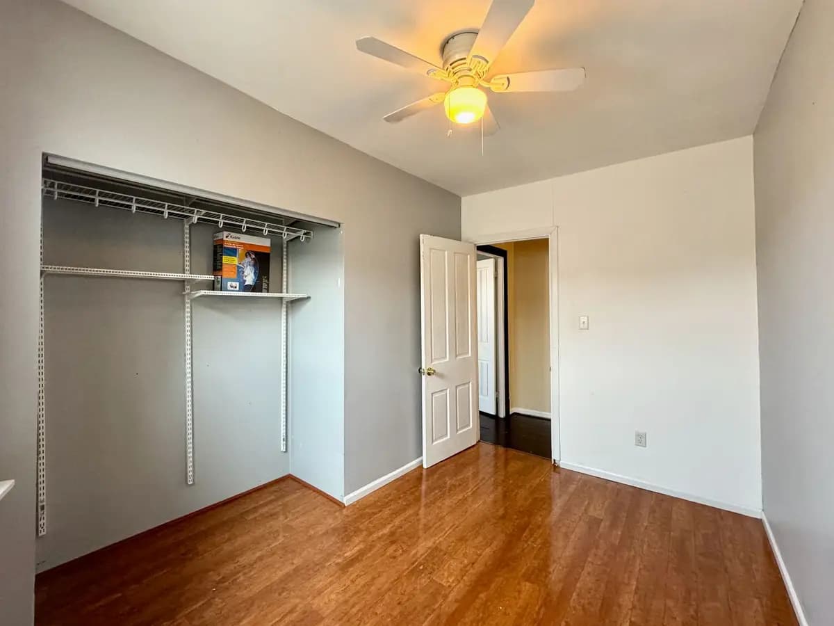 2238 Victor Street - House - 23
