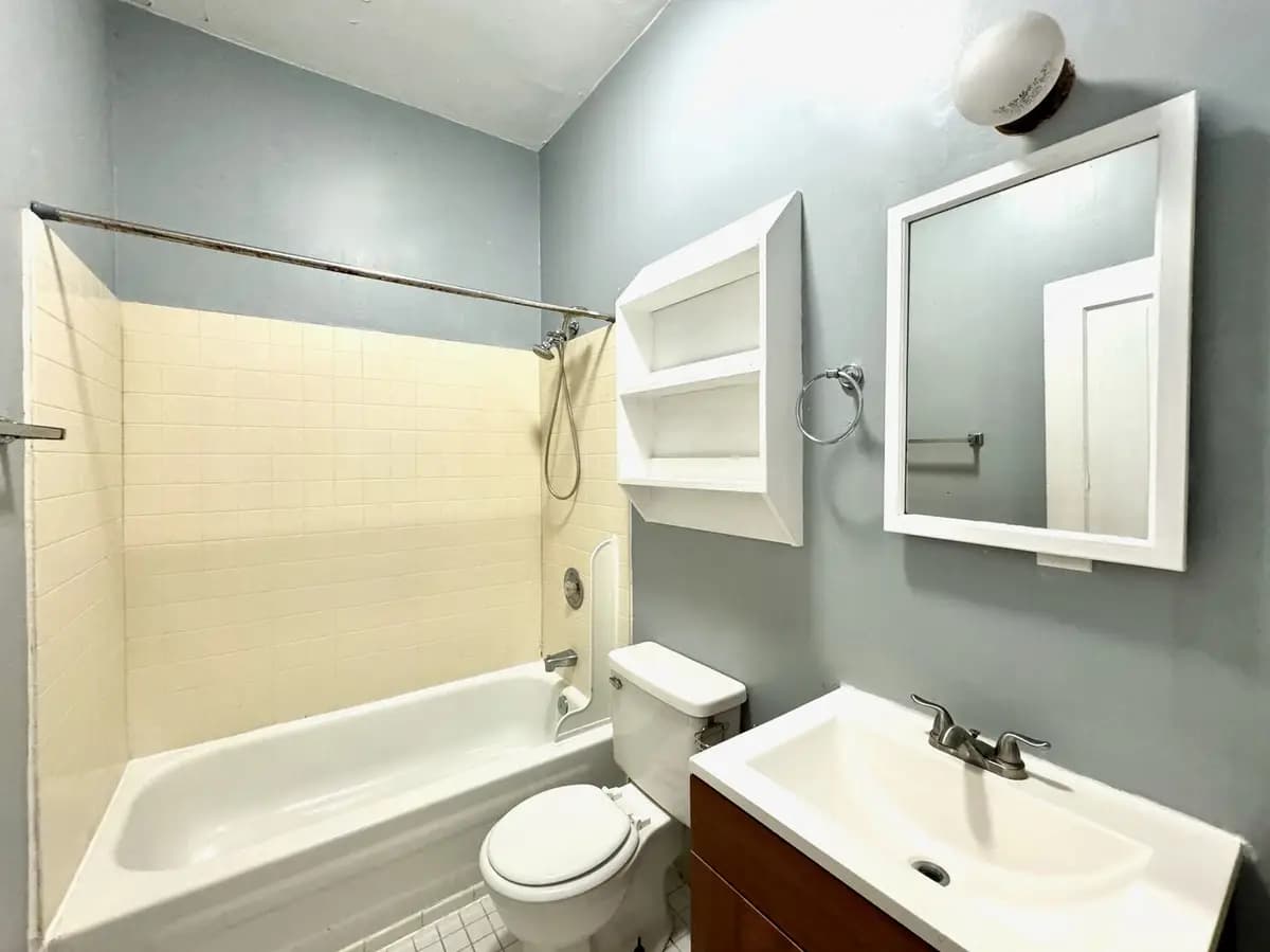 2238 Victor Street - House - 26