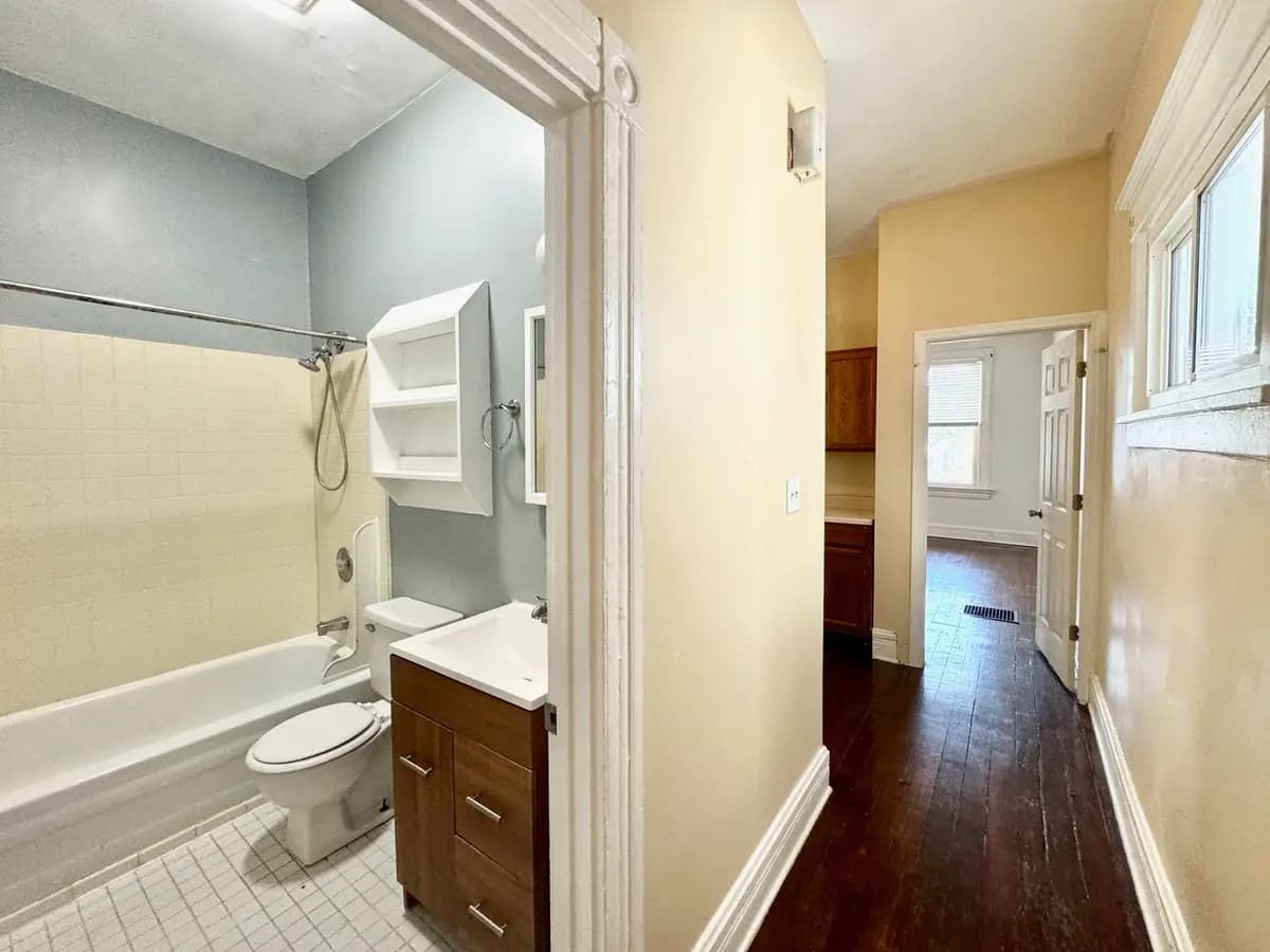 2238 Victor Street - House - 27