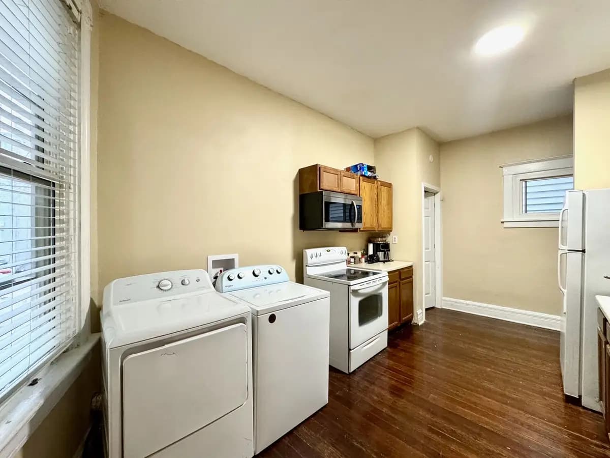 2238 Victor Street - House - 12