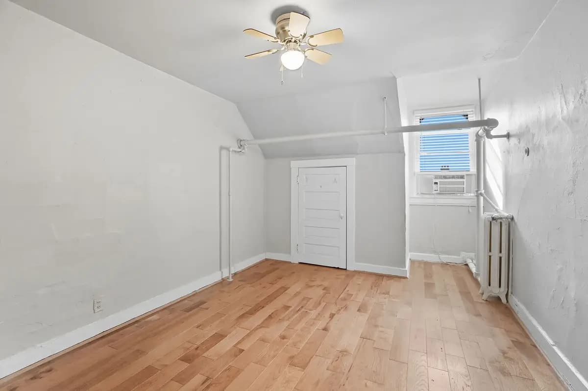 The Herford Apts - 3405 Clifton Avenue - Apartment - 11