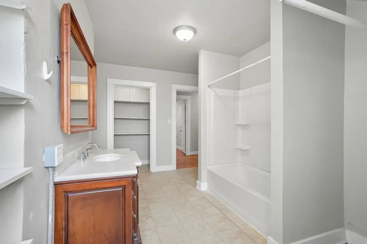 The Herford Apts - 3405 Clifton Avenue - Apartment - 17
