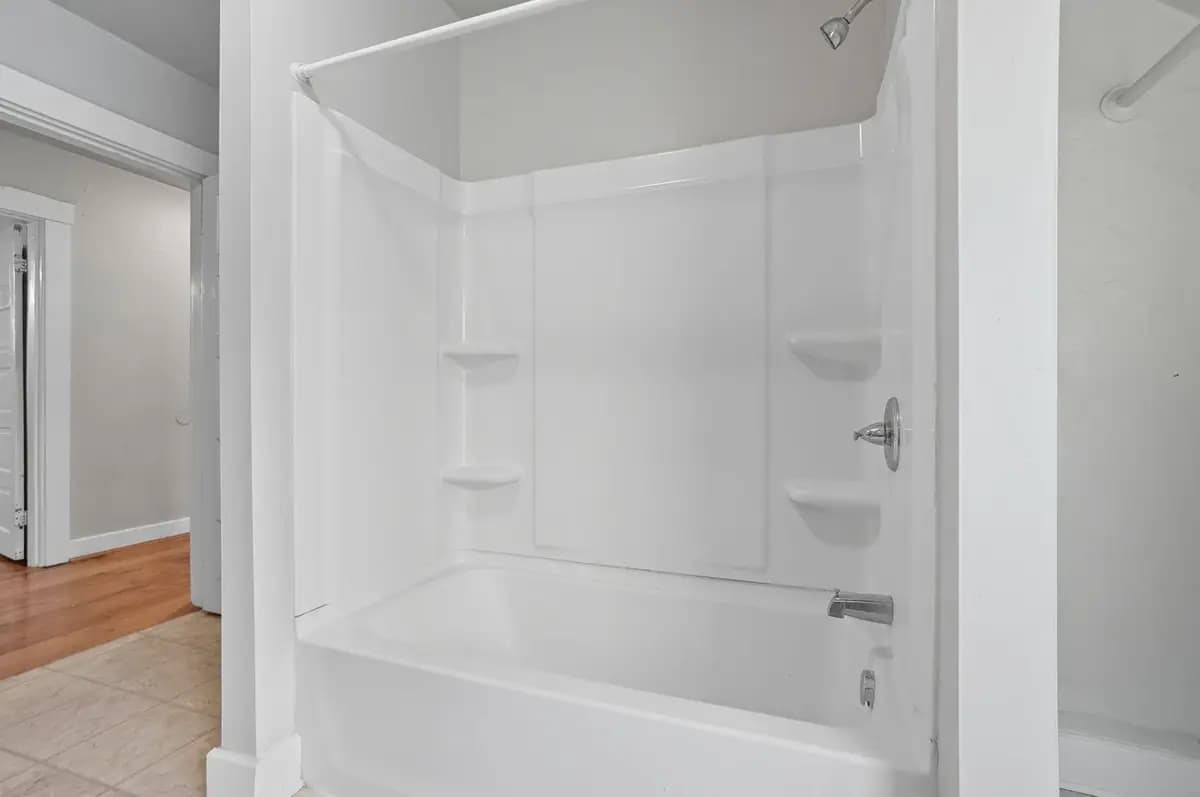 The Herford Apts - 3405 Clifton Avenue - Apartment - 18
