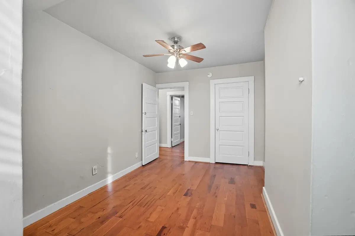 The Herford Apts - 3405 Clifton Avenue - Apartment - 26
