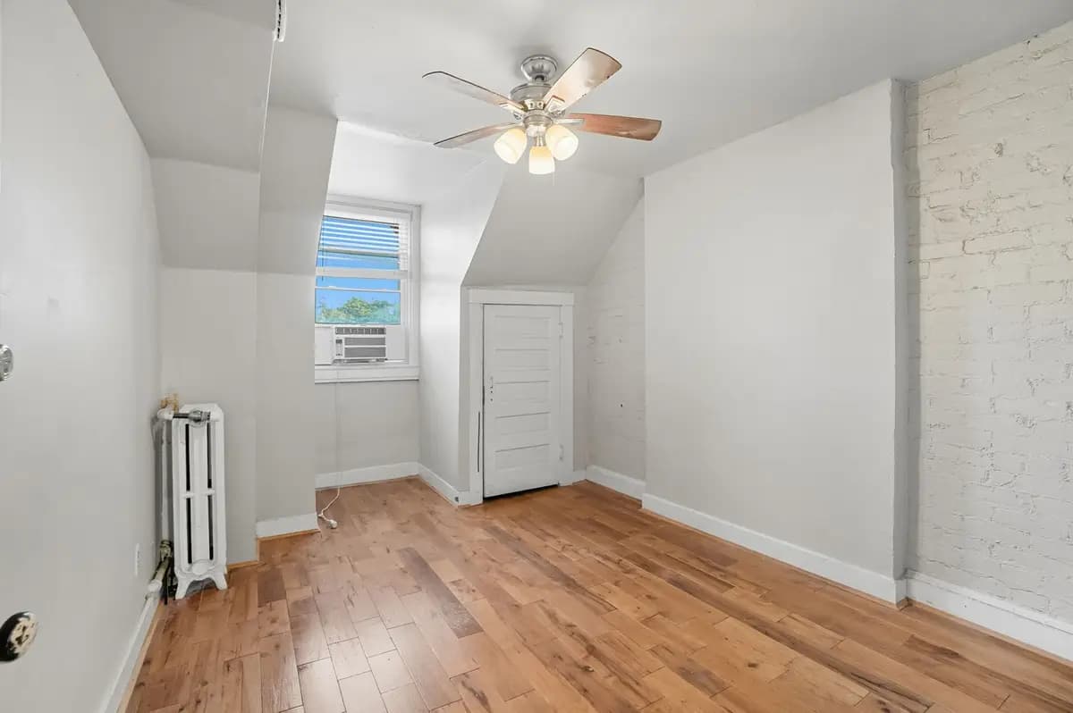 The Herford Apts - 3405 Clifton Avenue - Apartment - 27