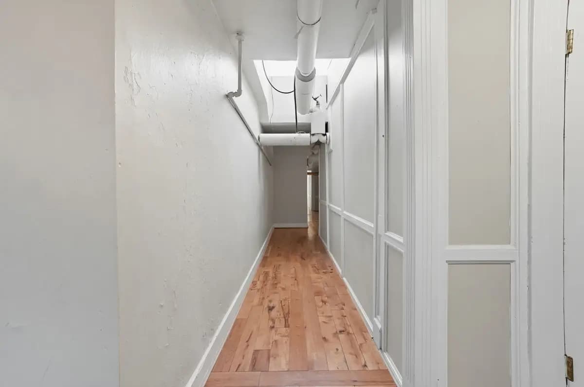 The Herford Apts - 3405 Clifton Avenue - Apartment - 29