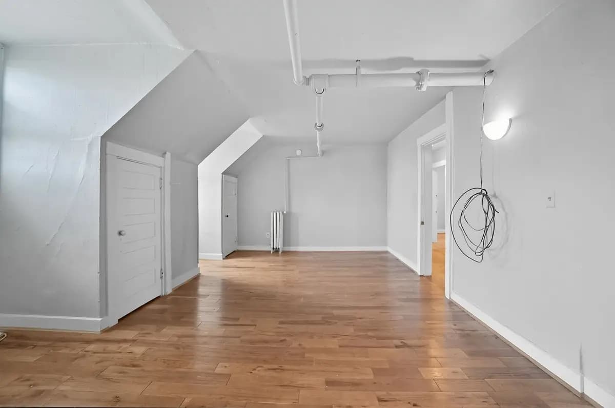 The Herford Apts - 3405 Clifton Avenue - Apartment - 5