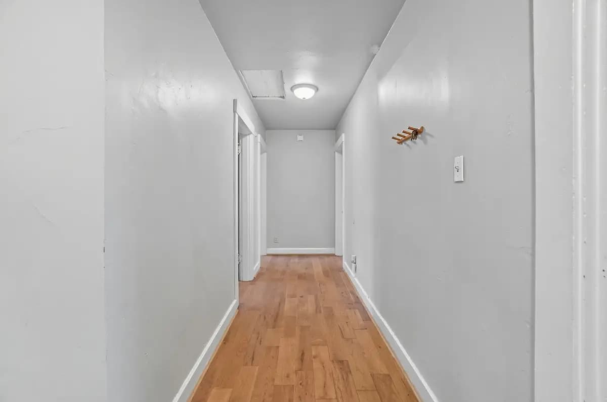 The Herford Apts - 3405 Clifton Avenue - Apartment - 10