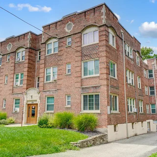 Cincinnati apartments for rent - Property image - 2560 Madison Apartments - 2