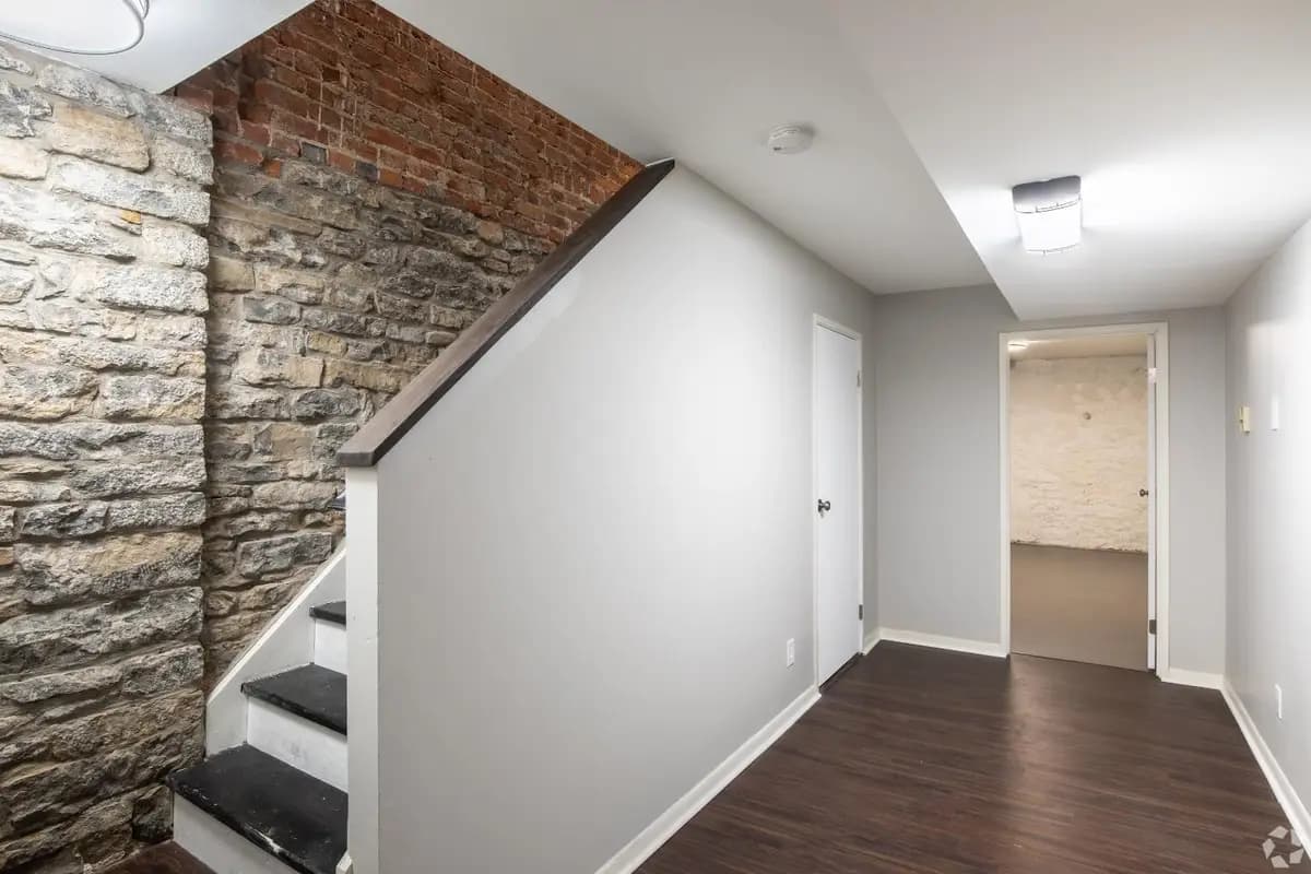 Lombardy Flats - Apartment - 15