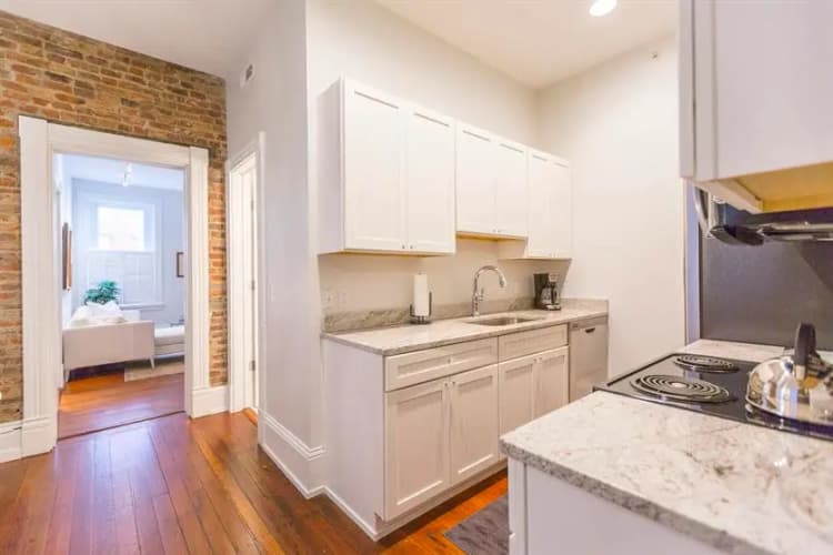 Cincinnati apartments for rent - image - 7 Kitchen_1br.JPG