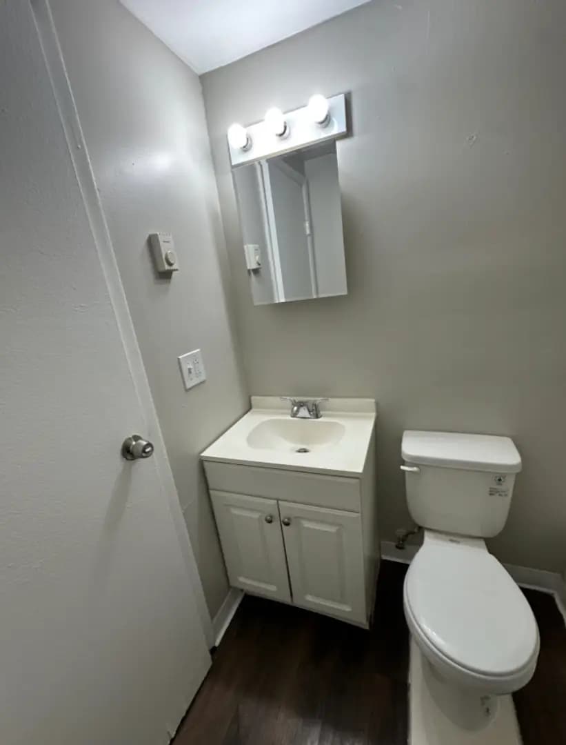 8321 8333 Anthony Wayne LLC - Apartment - 2