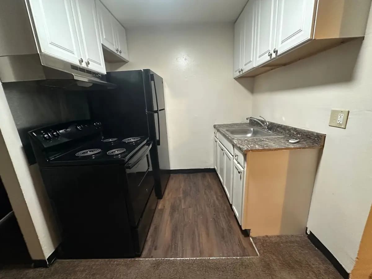 8321 8333 Anthony Wayne LLC - Apartment - 3