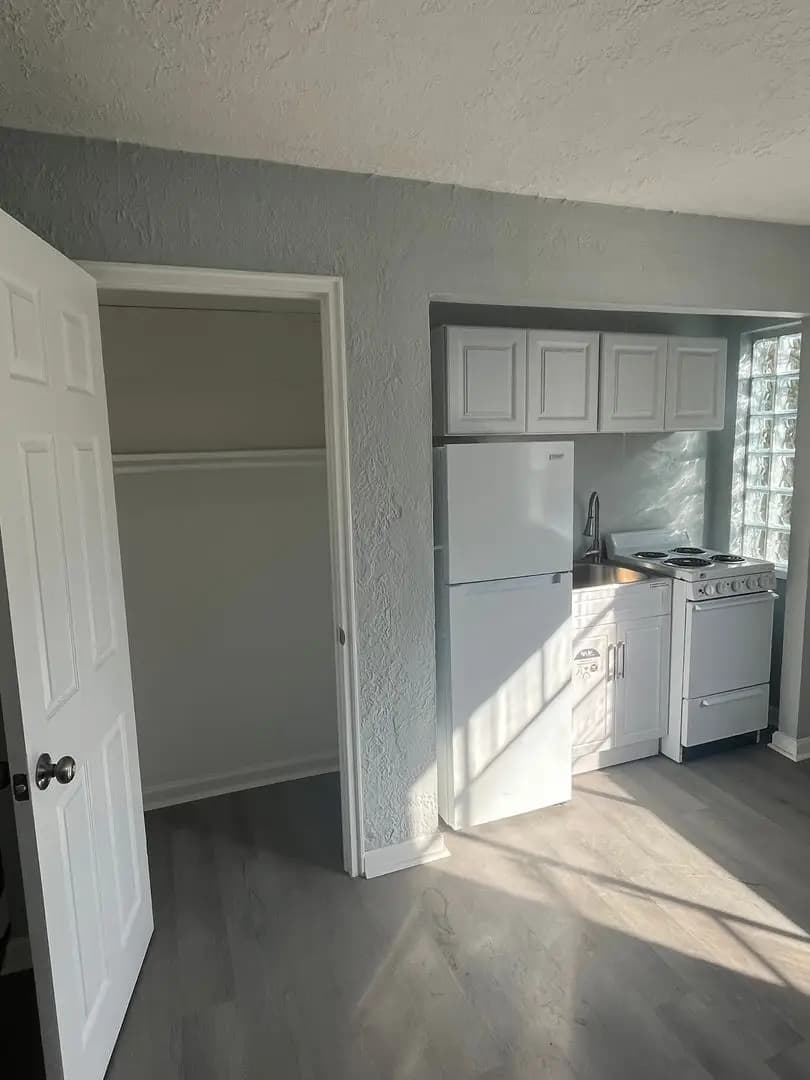 4060 Reading Rd - Apartment - 4