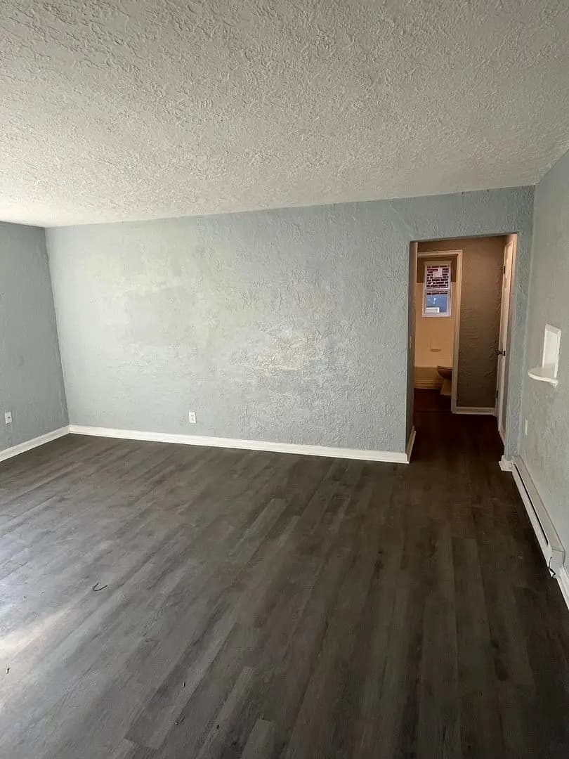 4060 Reading Rd - Apartment - 5
