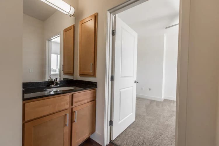 Cincinnati apartments for rent - image - 65 West- 111-12.jpg