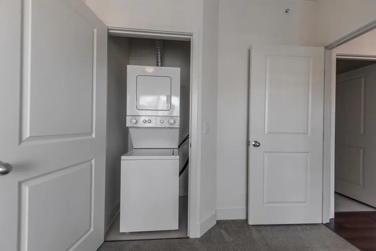 Cincinnati apartments for rent - image - 65 West- 127-14.jpg