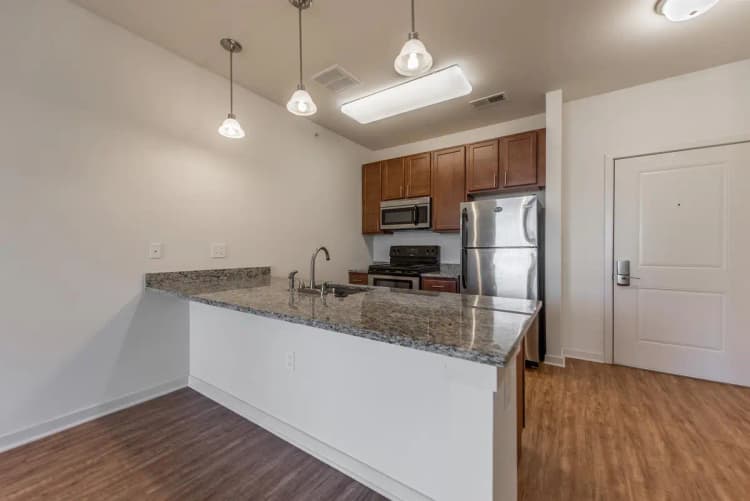 Cincinnati apartments for rent - image - VP3- 404-6.jpg