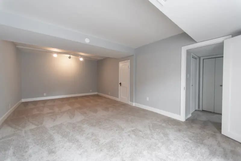 1303 Michigan Avenue - Apartment - 5