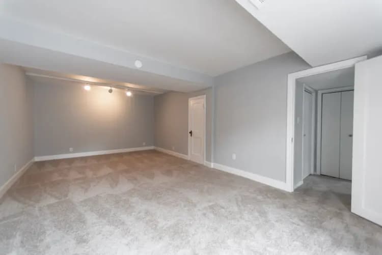Cincinnati apartments for rent - image - Unit 6 Web-6.jpg