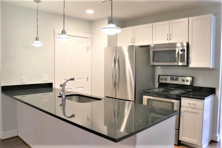 Cincinnati apartments for rent - image - 6 Kitchen.jpg