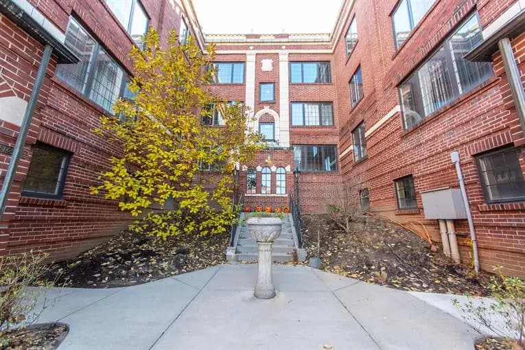 Cincinnati apartments for rent - Property image - Ravenswood - 2