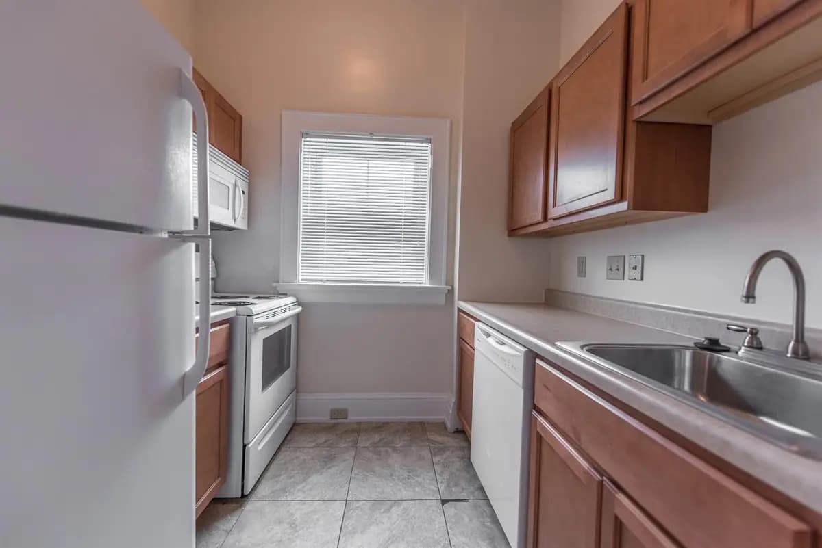 130-134 William Howard Taft Road - Apartment - 5