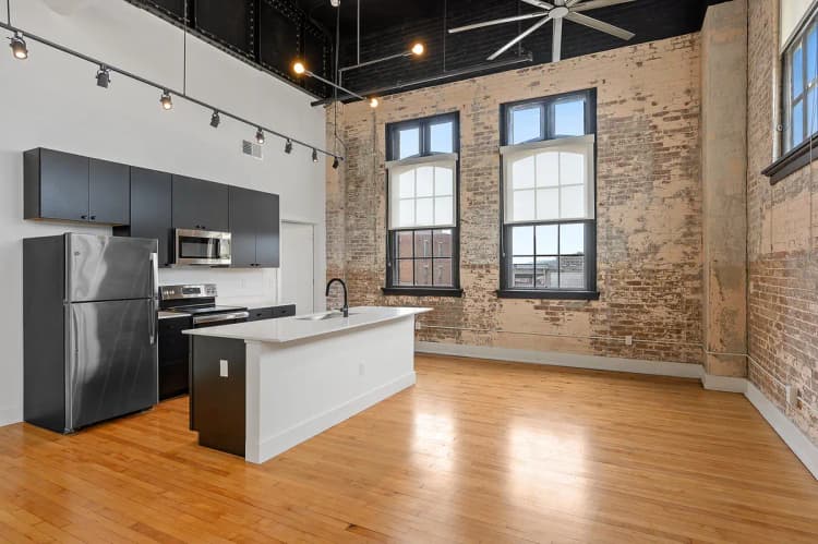 Cincinnati apartments for rent - image - Emery_Unit620_005.jpg